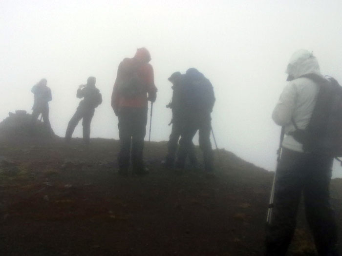 Skessuhorn (Skarðsheiði). Ein Berg pro Woche - Teil ?. - Oben angekommen - bei guter Aussicht! (25.09.2010)