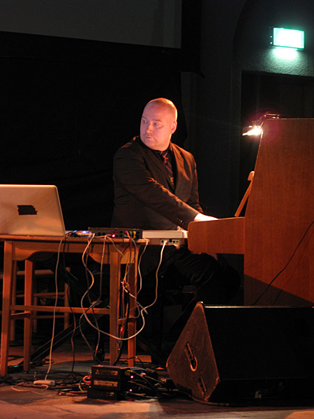 Reykjavík. Konzert: Jóhann Jóhannsson in der Hallgrímskirkja. - <a href='http://www.johannjohannsson.com' target='_blank' class='linksnormal'>Jóhann Jóhannsson</a>. (01.10.2010)