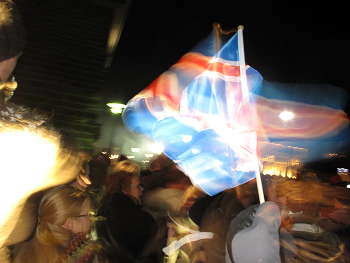 Reykjavík. Demonstration vor dem Parlament. -  (04.10.2010)