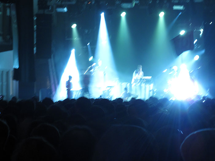 Reykjavík. Iceland Airwaves '10, part I. - <a href='http://www.efterklang.net' target='_blank' class='linksnormal'>Efterklang</a> from Danmark (on <a href='http://www.facebook.com/pages/Efterklang/36831868666' target='_blank' class='linksnormal'>Facebook</a>). (14 October 2010)