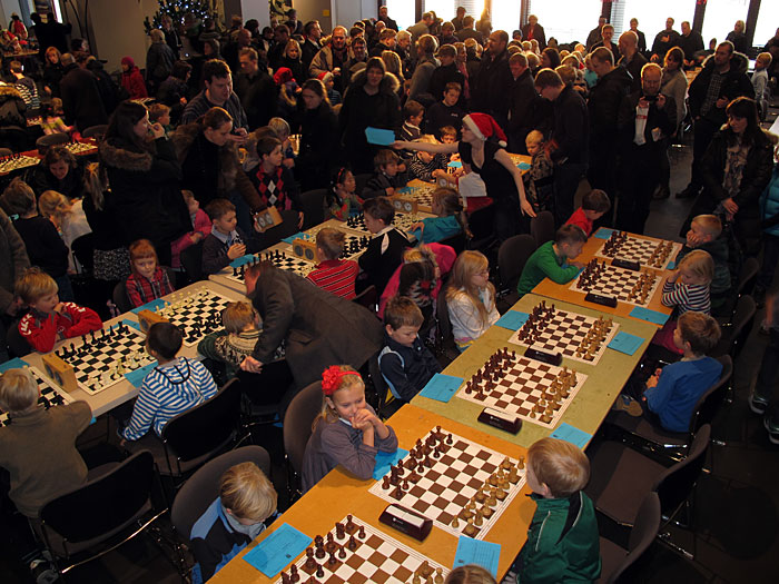 Reykjavík. Schachturnier für Kinder im Rathaus. - Grosser Andrang bei diesem Schachturnier! (18.12.2010)