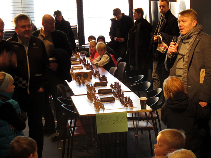 Reykjavík. Chess tournament for kids in the town hall. - The mayor of  Reykjavík <a href='http://en.wikipedia.org/wiki/Jn_Gnarr' target='_blank' class='linksnormal'>Jón Gnarr</a> (right) is opening the tournament. (18 December 2010)