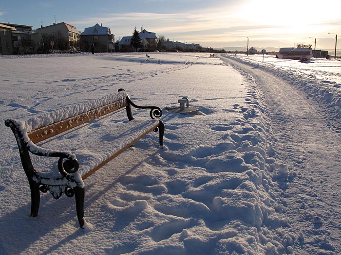 Reykjavík. Sonne am Strand. - Schnee ... (07.02.2011)