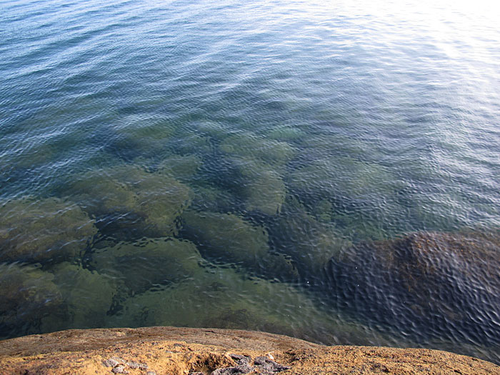 Kleifarvatn. Nice weather at the lake ... -  (4 March 2011)