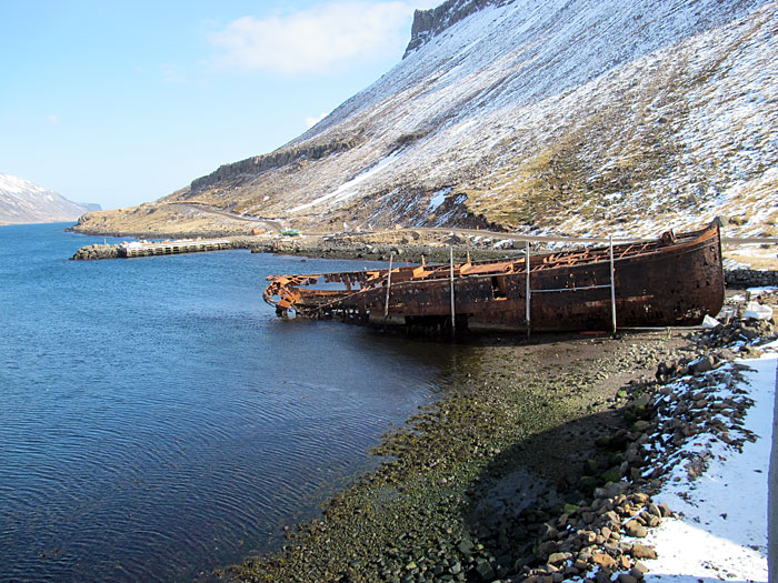 Djúpavík. One day longer in Djúpavík. - The 'ship' M/S Suðurland. (14 till 18 April 2011)