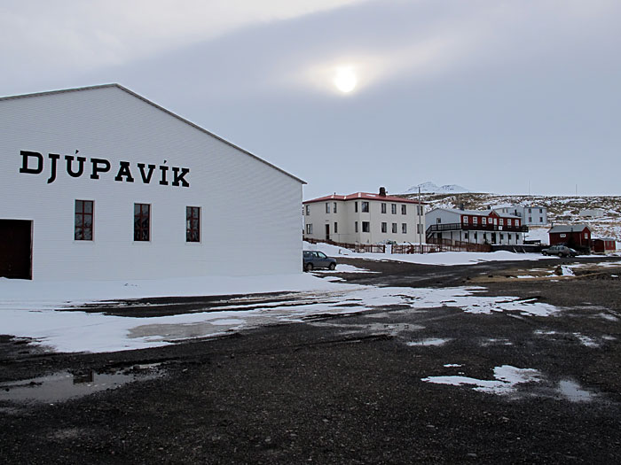 Djúpavík. One day longer in Djúpavík. -  (14 till 18 April 2011)