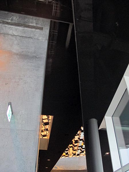 Reykjavík. Harpa - das neue Konzerthaus am Hafen. - Innenansichten. (11.05.2011)