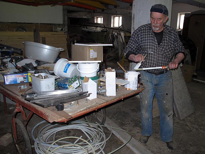 Djúpavík. Verschiedenes XXXII. - Und Ásbjörn geht bodenständigerer Arbeit nach. (01. bis 15.06.2011)