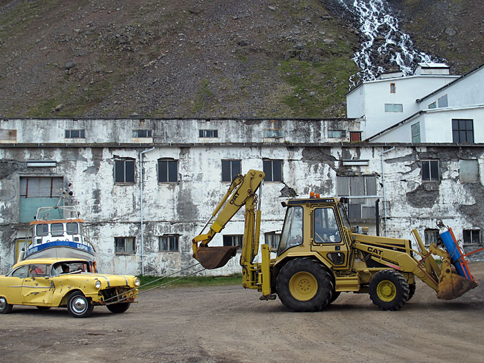 Djúpavík. Well, the yellow car did not start. - 2/11. (4 July 2011)