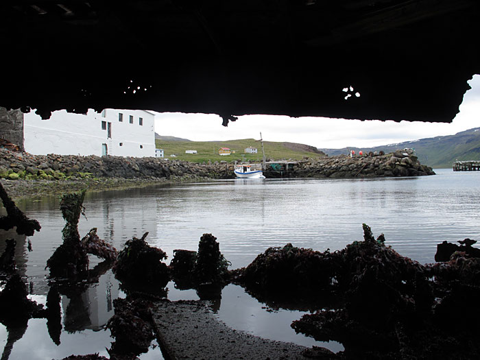 Djúpavík. Innenansicht: Das Schiff M/S Suðurland. - IV. (29.08.2011)