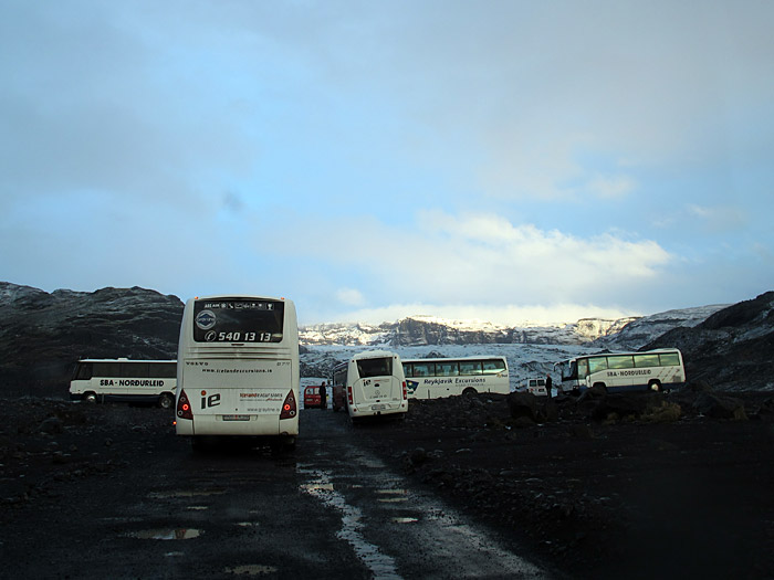 Südküste. Ausflug. - Wieder etwas weiter nun an der Gletscherzunge Sólheimajökull (am Mýrdalsjökull/Kala) I. Upsala ... (05.11.2011)