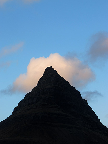 Snæfellsnes. Excursion. - North coast of Snæfellsnes: Kirkjufell (near Grundarfjörður). (6 November 2011)