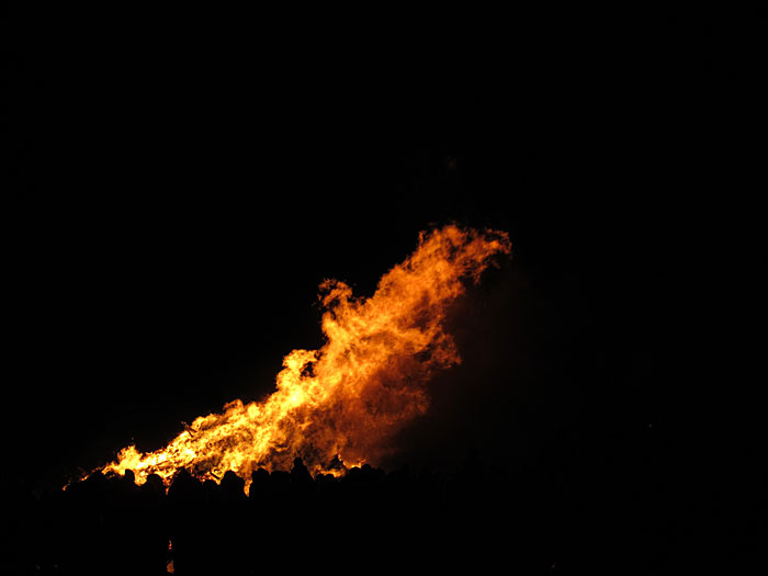 Reykjavík. Fireparty. - The huge bonfire at Ægisíða. I. (31 December 2011)