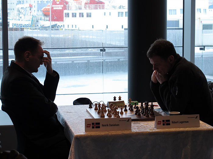 Reykjavík. Chess tournament Reykjavík Open 2012. - V. My friends <a href='http://www.chessgames.com/perl/chessplayer?pid=56533' target='_blank' class='linksnormal'>Henrik Danielsen</a> (links) - <a href='http://www.facebook.com/robert.lagerman' target='_blank' class='linksnormal'>Róbert Lagermann</a>. (10 March 2012)