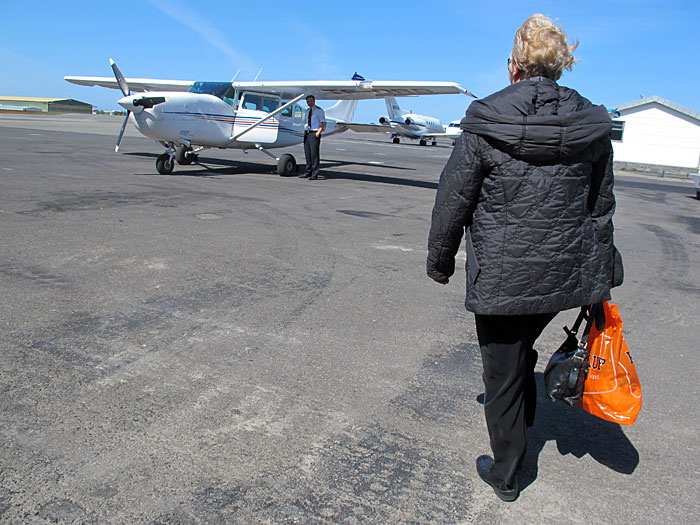 Reykjavík—Gjögur. Flying back to Gjögur/Djúpavík. - Flying with this small machine from Reykjavík to Gjögur. (11 June 2012)