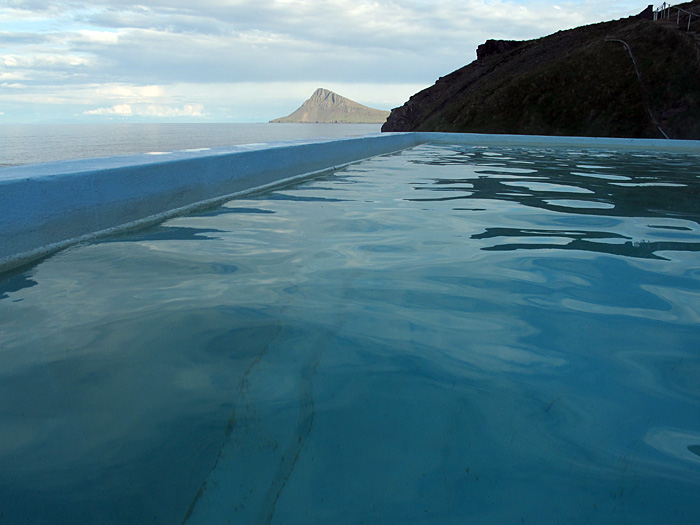 Árneshreppur. Short trip II. - Swimming pool Krossnes. Sooo relaxing ... (2 July 2012)