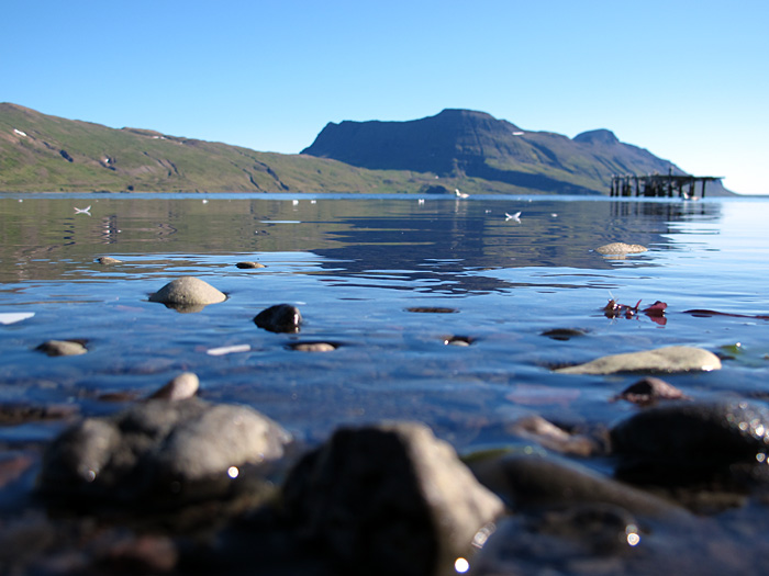 Djúpavík. Verschiedenes XXXXVI. - Ein typischer Morgen in diesem Sommer. Sonne und blauer Himmel. (10. bis 18.07.2012)