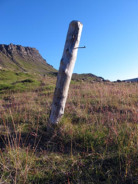 Djúpavík. Wanderung am Abend. - . (01.08.2012)