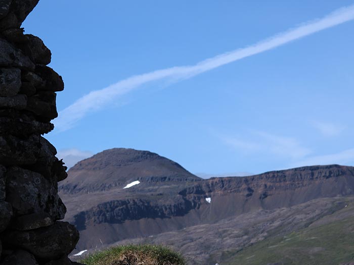 Djúpavík. Wandern, aber nur etwas: Zum Wasserfall. - ... (06.08.2012)