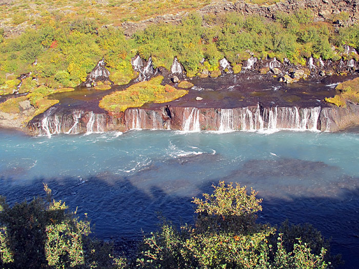 Reykjavík. Haustferð - Herbstfahrt. II. - Fluss Hvítá, und Wasserfall <a href='http://de.wikipedia.org/wiki/Hraunfossar' target='_blank' class='linksnormal'>Hraunfossar</a>. (08.09.2012)