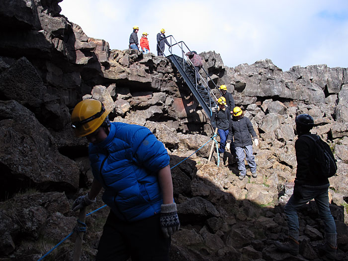 Reykjavík. Haustferð - Herbstfahrt. III. - Höhle Víðgelmir (Infos <a href='http://www.fljotstunga.is/efni/lava_cave' target='_blank' class='linksnormal'>hier</a> und <a href='http://en.wikipedia.org/wiki/V%C3%ADgelmir' target='_blank' class='linksnormal'>hier</a>). (08.09.2012)