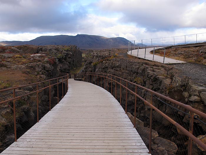 Reykjavík. Golden Circle, etwas anders. - <a href='http://de.wikipedia.org/wiki/ingvellir' target='_blank' class='linksnormal'>Þingvellir</a>. (26.09.2012)