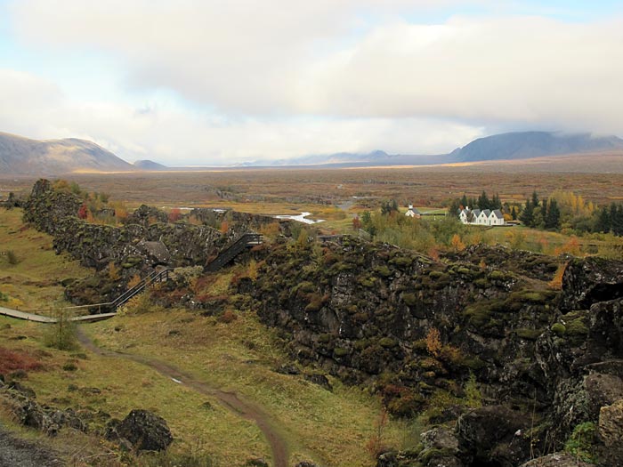 Reykjavík. Golden Circle, etwas anders. - <a href='http://de.wikipedia.org/wiki/ingvellir' target='_blank' class='linksnormal'>Þingvellir</a>. (26.09.2012)