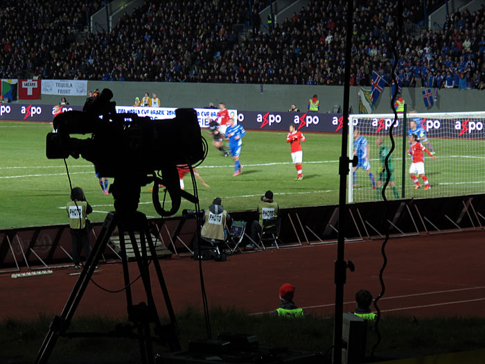 Reykjavík. Fussballspiel Island gegen Schweiz. - Schweiz hat das Spiel mit 2:0 gewonnen. Dieses <a href='http://www.youtube.com/watch?v=4luCpkJ3UkY' target='_blank' class='linksnormal'>Video</a> gibt eine nette Zusammenfassung (aufgenommen von GudjonDaniel). (16.10.2012)