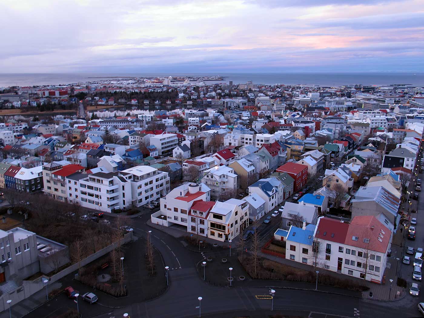 Reykjavík. Pictures taken from the highest spot (Hallgrímskirkja chruch). - WNW. (20 December 2012)