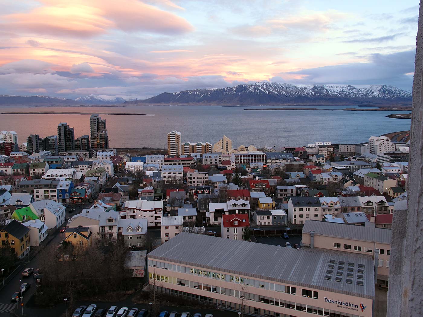 Reykjavík. Pictures taken from the highest spot (Hallgrímskirkja chruch). - NE. (20 December 2012)