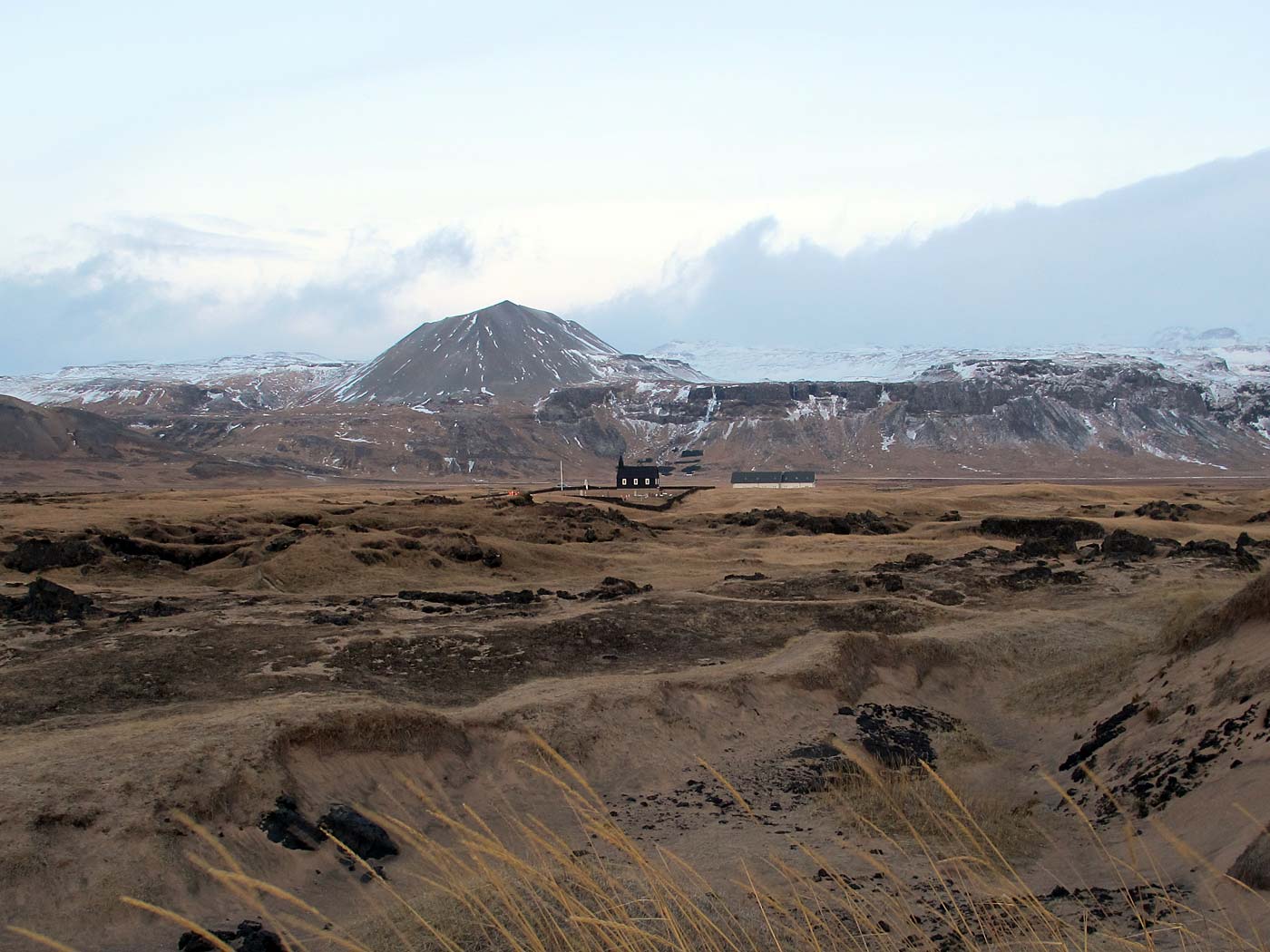 Snæfellsnes. Cold and beautiful. - First stop: The area around Búðir - Búðahraun. (25 December 2012)