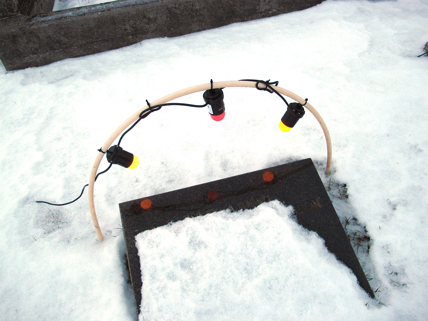 Miðnes. Short trip. - Kálftarneskirkja. I. Graveyard. Grave. (30 December 2012)