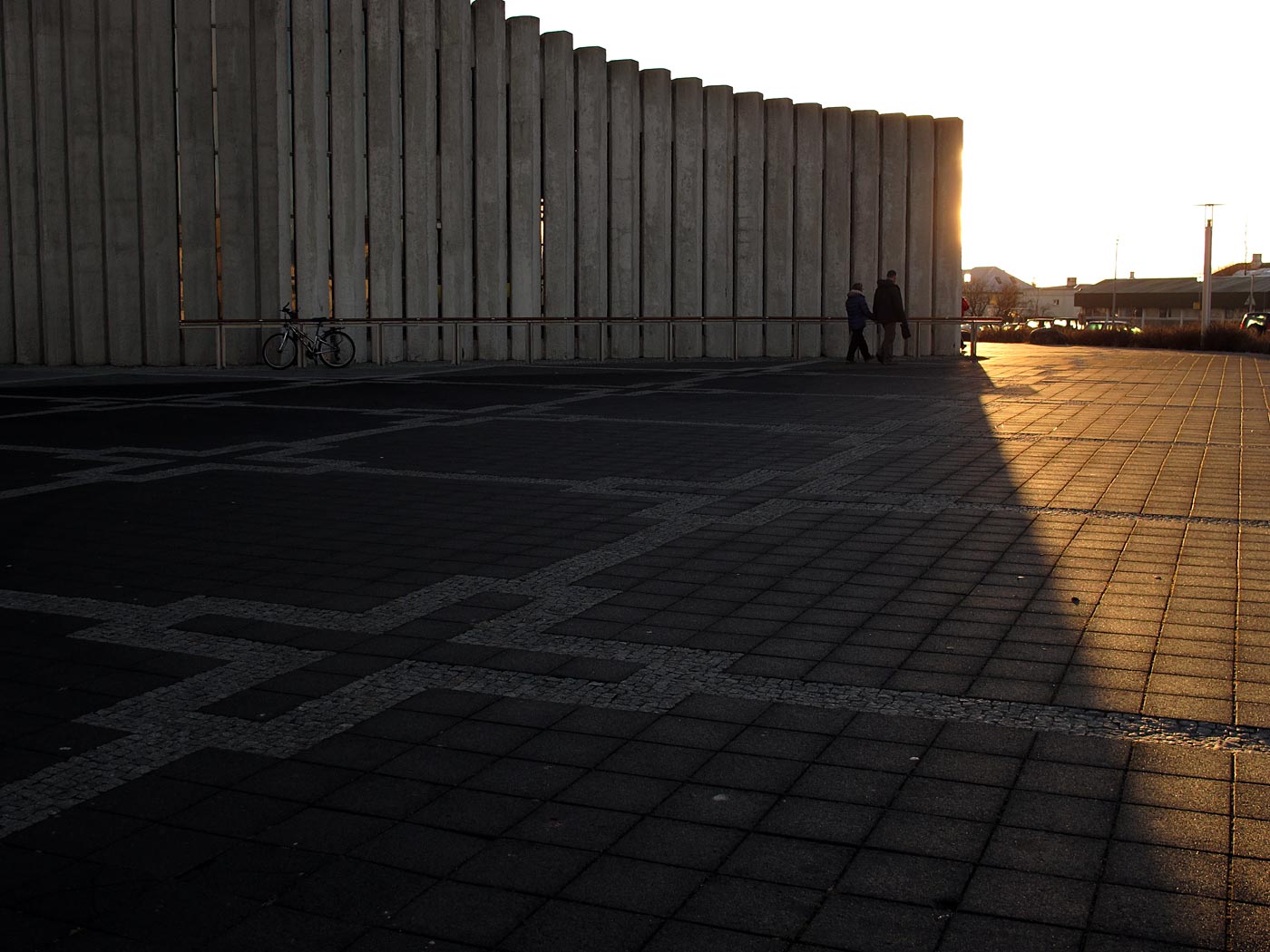 Reykjavík. Hallgrímskirkja, um die Kirche herum. - Bei Sonnenschein einmal um die Kirche herum geangen. Und dabei ein paar Fotos gemacht. III. (12.01.2013)