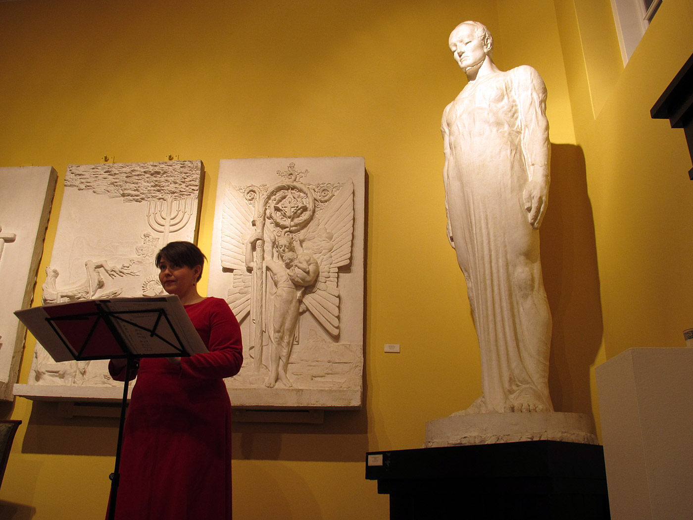 Reykjavík. A nice concert in a nice museum. - ... played compositions by Henry Purcell (but it is not the person to the right) ... (8 February 2013)