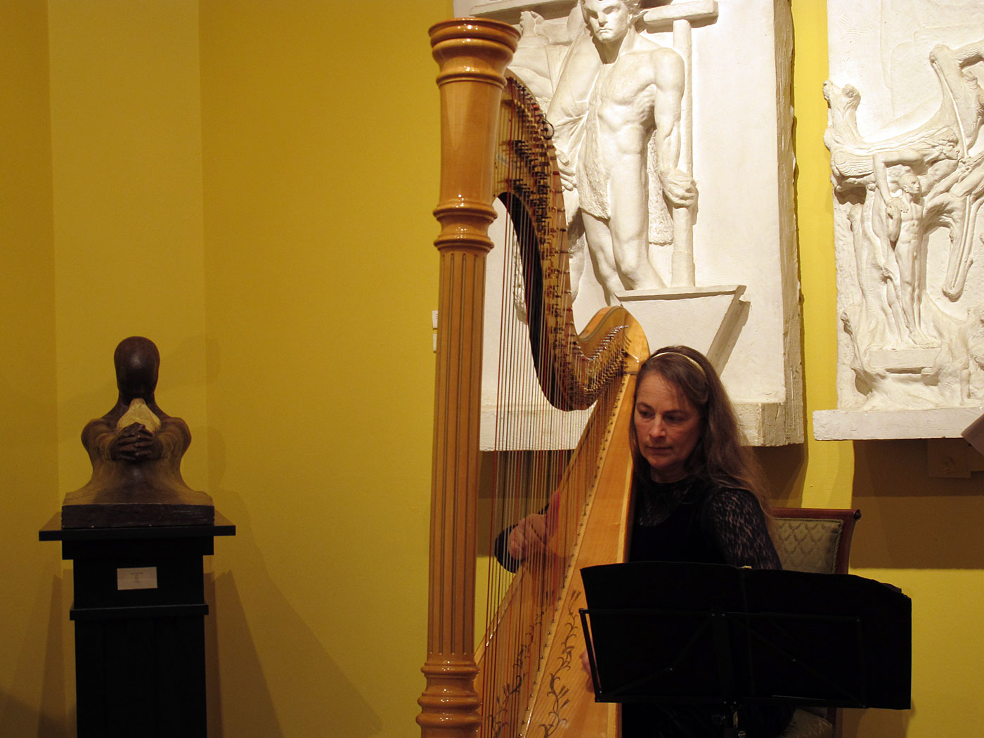 Reykjavík. Ein schönes Konzert in einem schönen Museum. - ... neben den von Einar Jónsson geschaffenen Skulpturen. (08.02.2013)