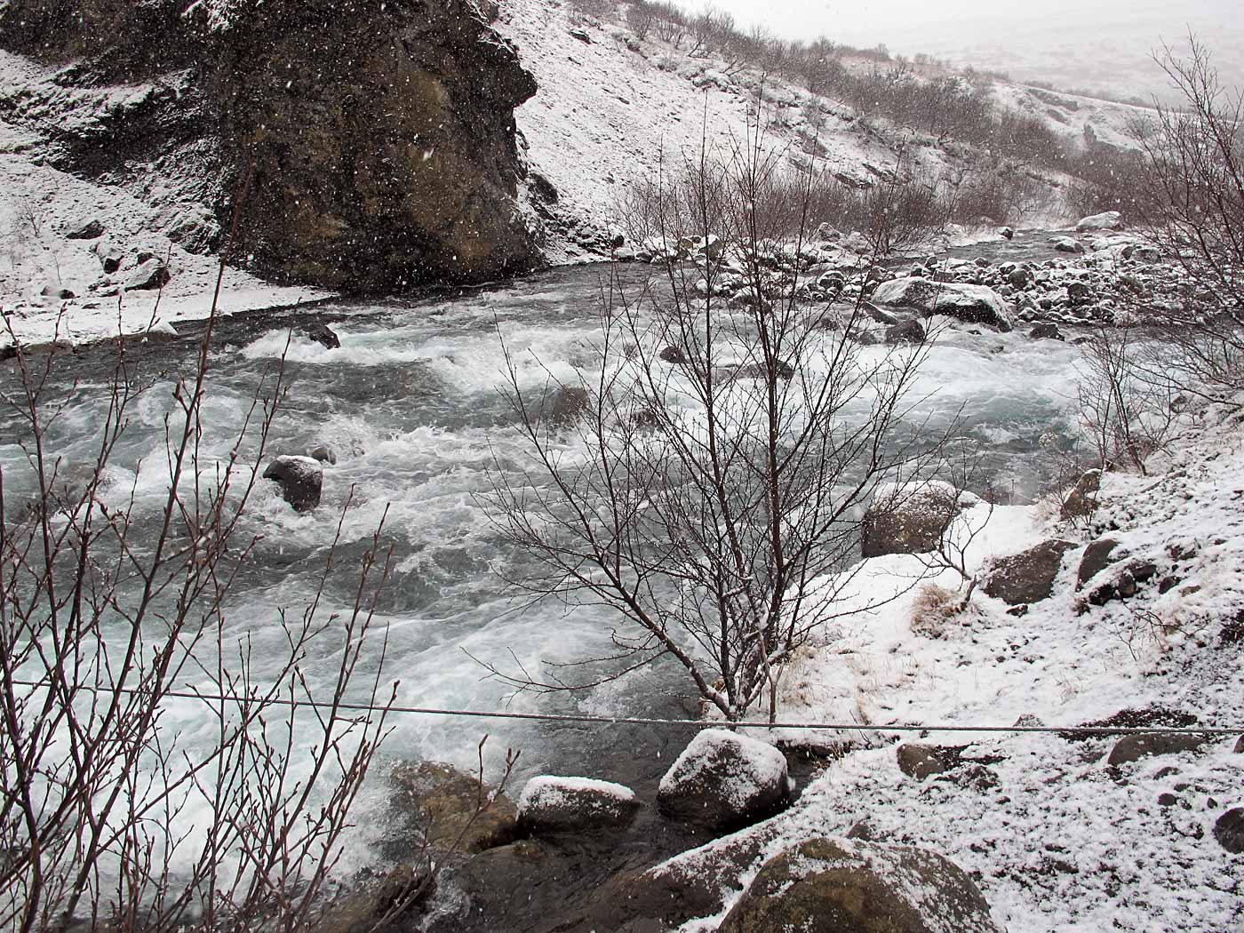 Hvalfjörður. Ausflug 2. Etwas Hvalfjörður. Viel Weiss und Grau. - VI. (03.03.2013)