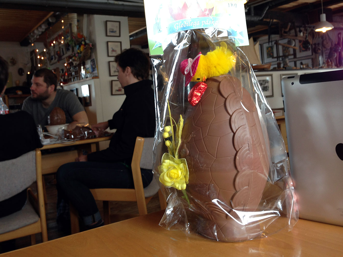Djúpavík. Around Easter in Djúpavík. Sunday. - Sunday, a new day! A typical icelandic chocolate easter egg (beside this egg you see an iPad - to get an impression of its size!). (31 March 2013)