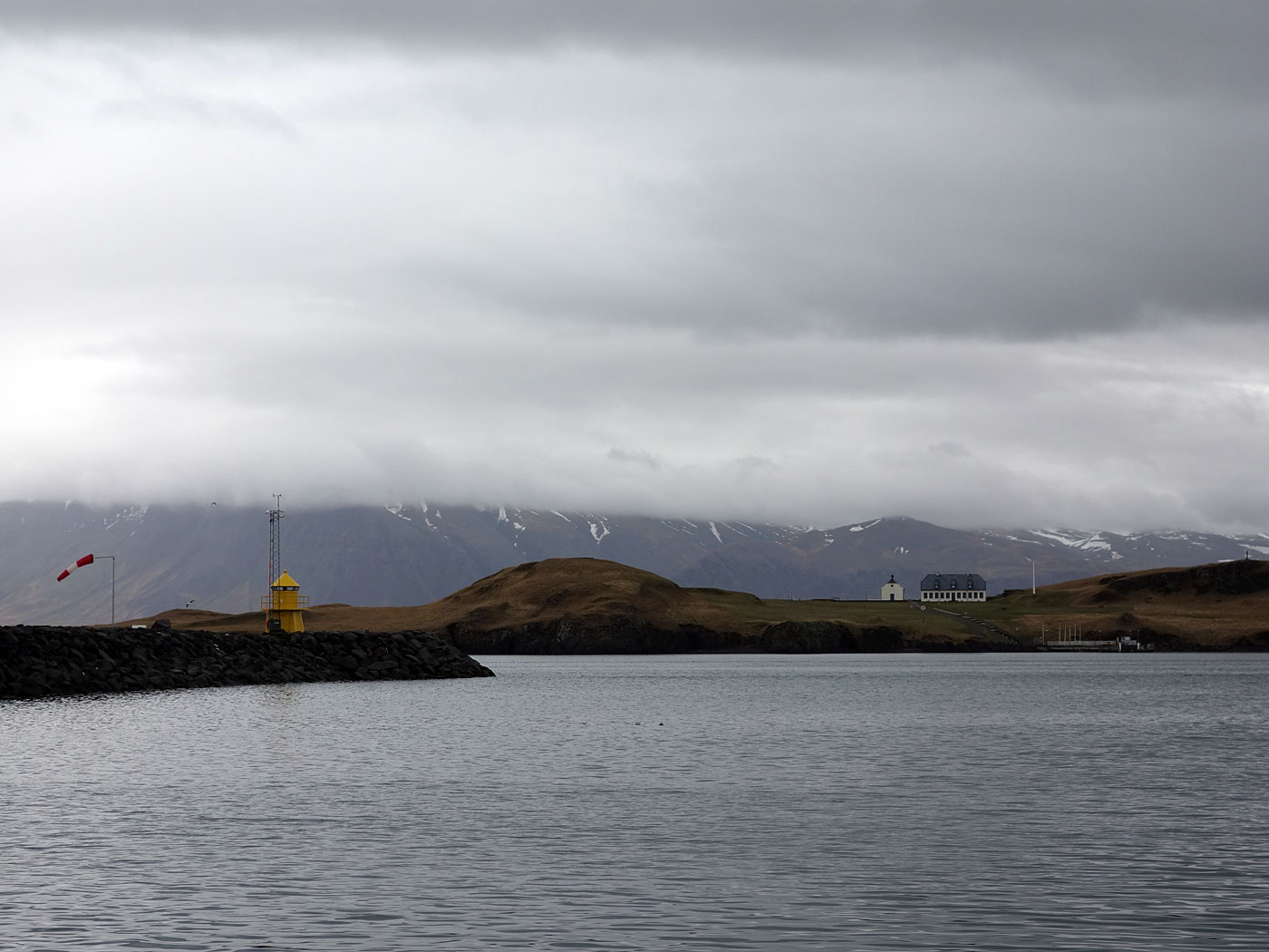 Viðey. Frühjahrsfahrt (mit Regen) nach Viðey. - <a href='http://videy.com/en/' target='_blank' class='linksnormal'>Viðey</a>. (10.05.2013)