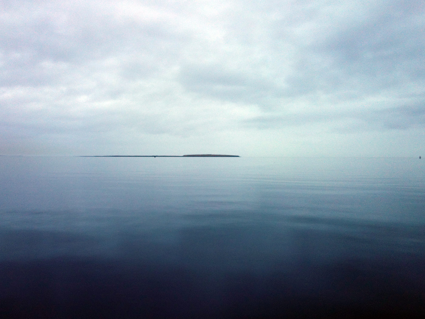 Viðey. Frühjahrsfahrt (mit Regen) nach Viðey. - Nun hatten wir Viðey verlassen. (10.05.2013)