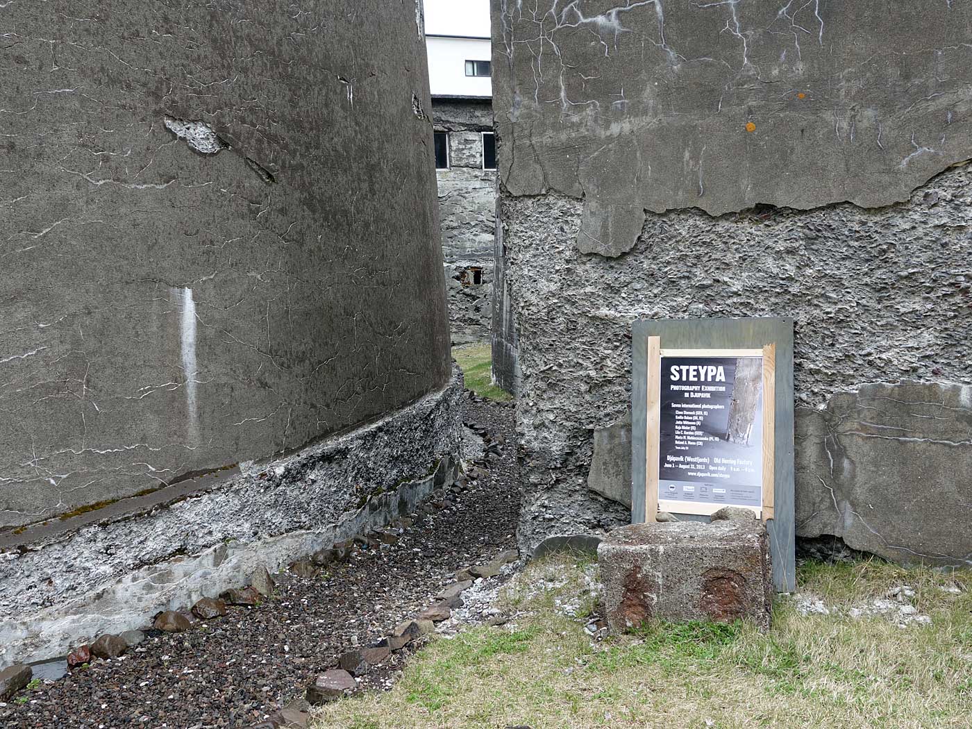 Djúpavík. Preparations for 'STEYPA' exhibition. - The entrance. II. (26 May until 1 June 2013)