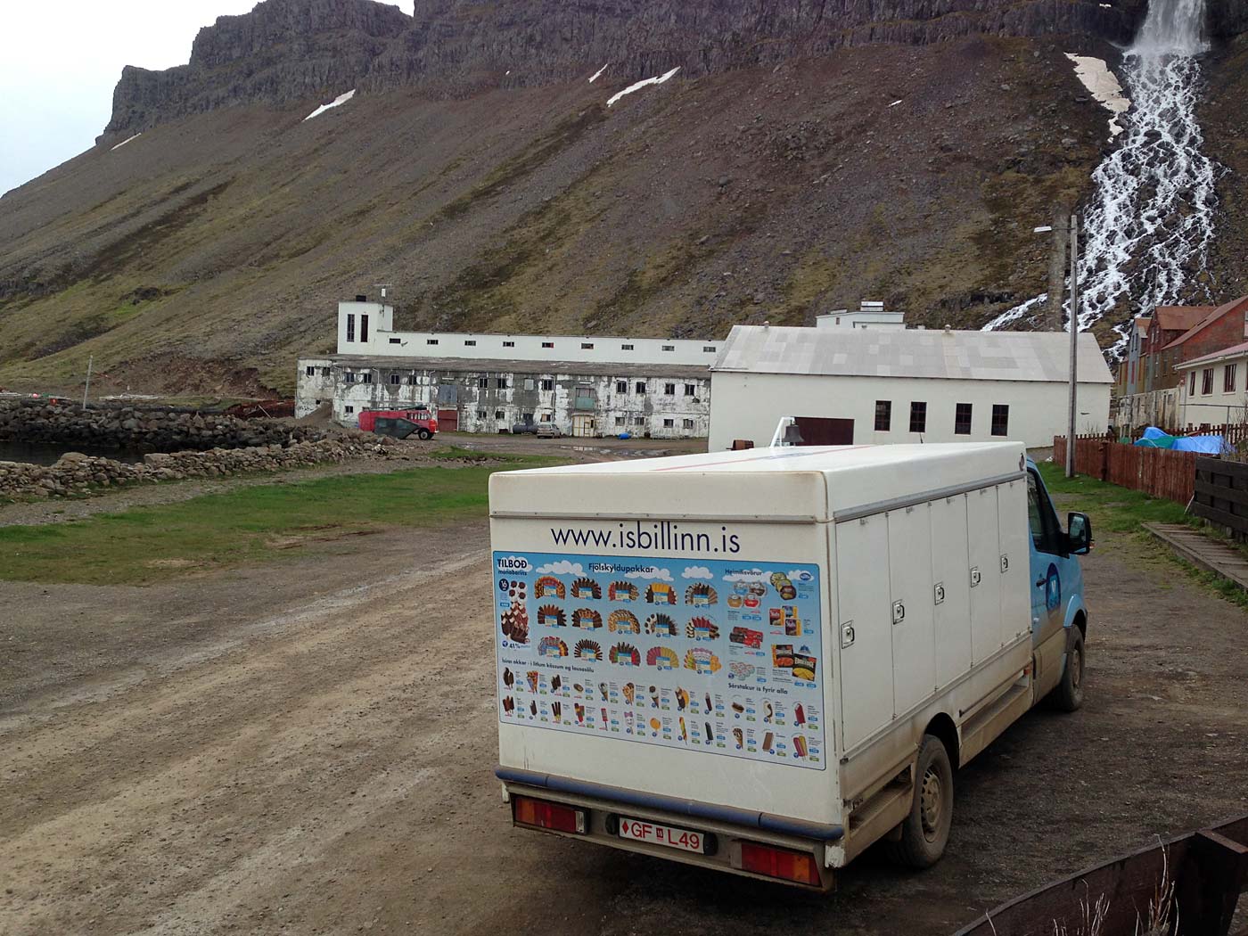 Djúpavík. Miscellaneous LVI. - Another supply (one day later) - Ísbillin (selling ice cream). (1 till 9 June 2013)