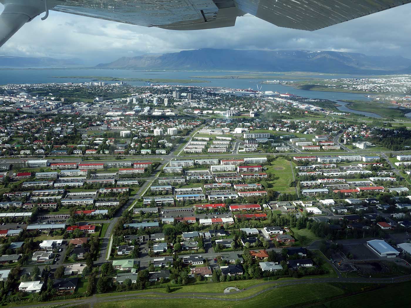 Zwischen Djúpavík und Reykjavík. Ein Flug. - Reykjavík ... (01.07.2013)