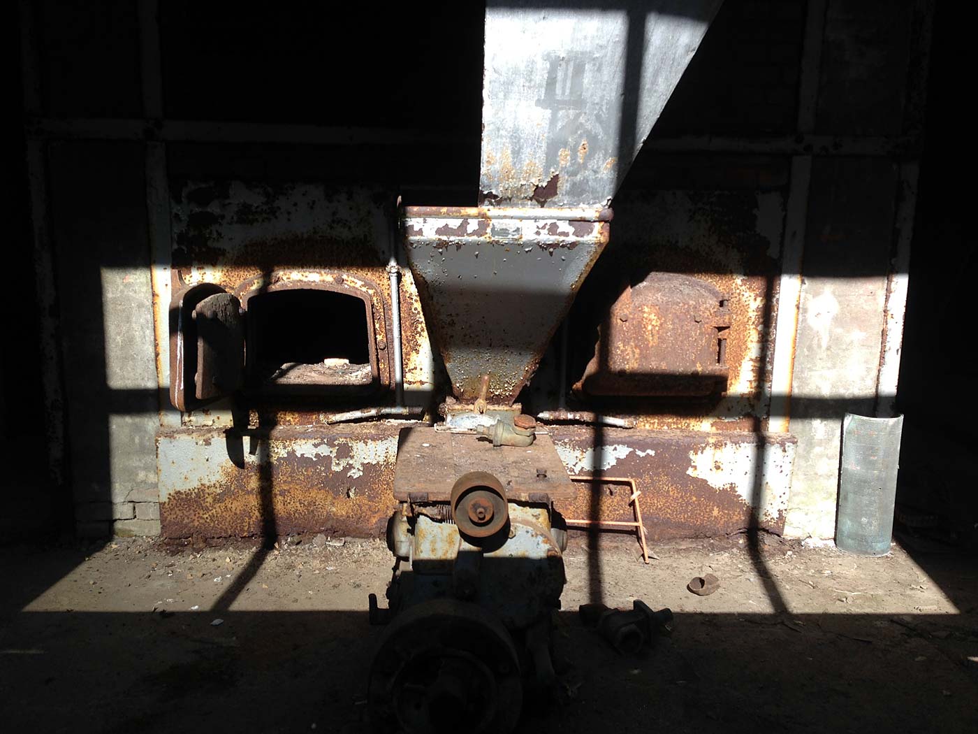 Djúpavík. Miscellaneous LXIV. - Inside the old herring factory. A coal oven. (1 till 4 August 2013)