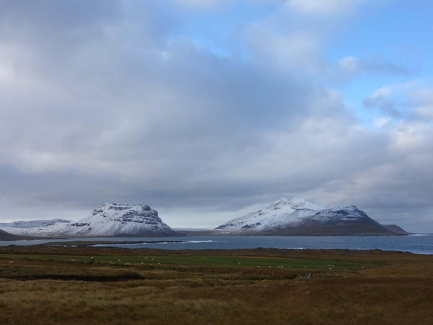 Djúpavík. Ein Tag im Norden. - Árneshreppur. (<a href='http://www.grapevine.is/Travel/ReadArticle/Home-To-The-Loneliest-Hotel-In-The-World' target='_blank' class='linksnormal'>Artikel</a> über diesen Ausflug auf Reykjavík Grapevine). (05.10.2013)