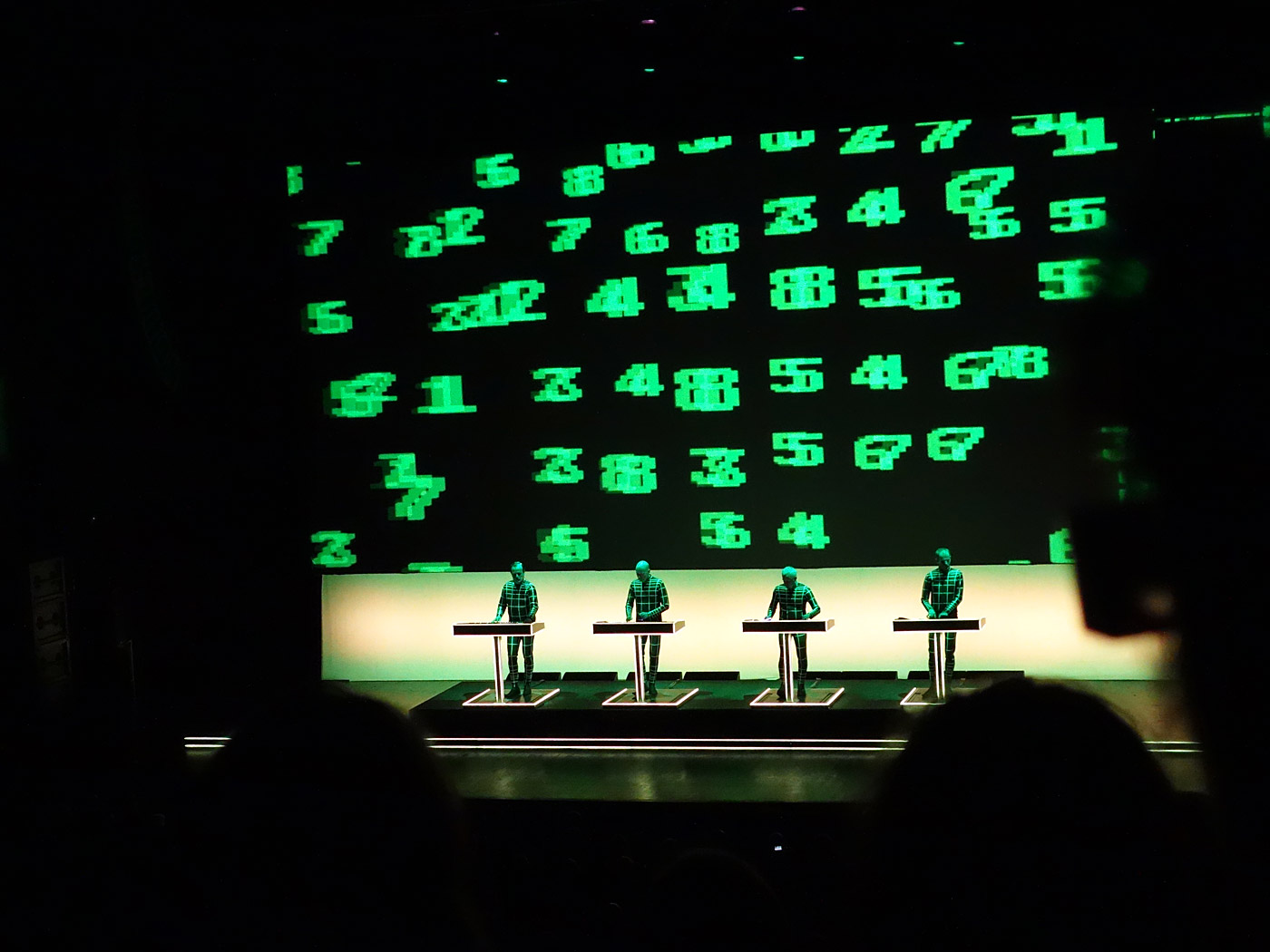 Reykjavík. KRAFTWERK - live in der HARPA. - <a href='http://kraftwerk.com' target='_blank' class='linksnormal'>KRAFTWERK</a> - 'Numbers'. (03.11.2013)