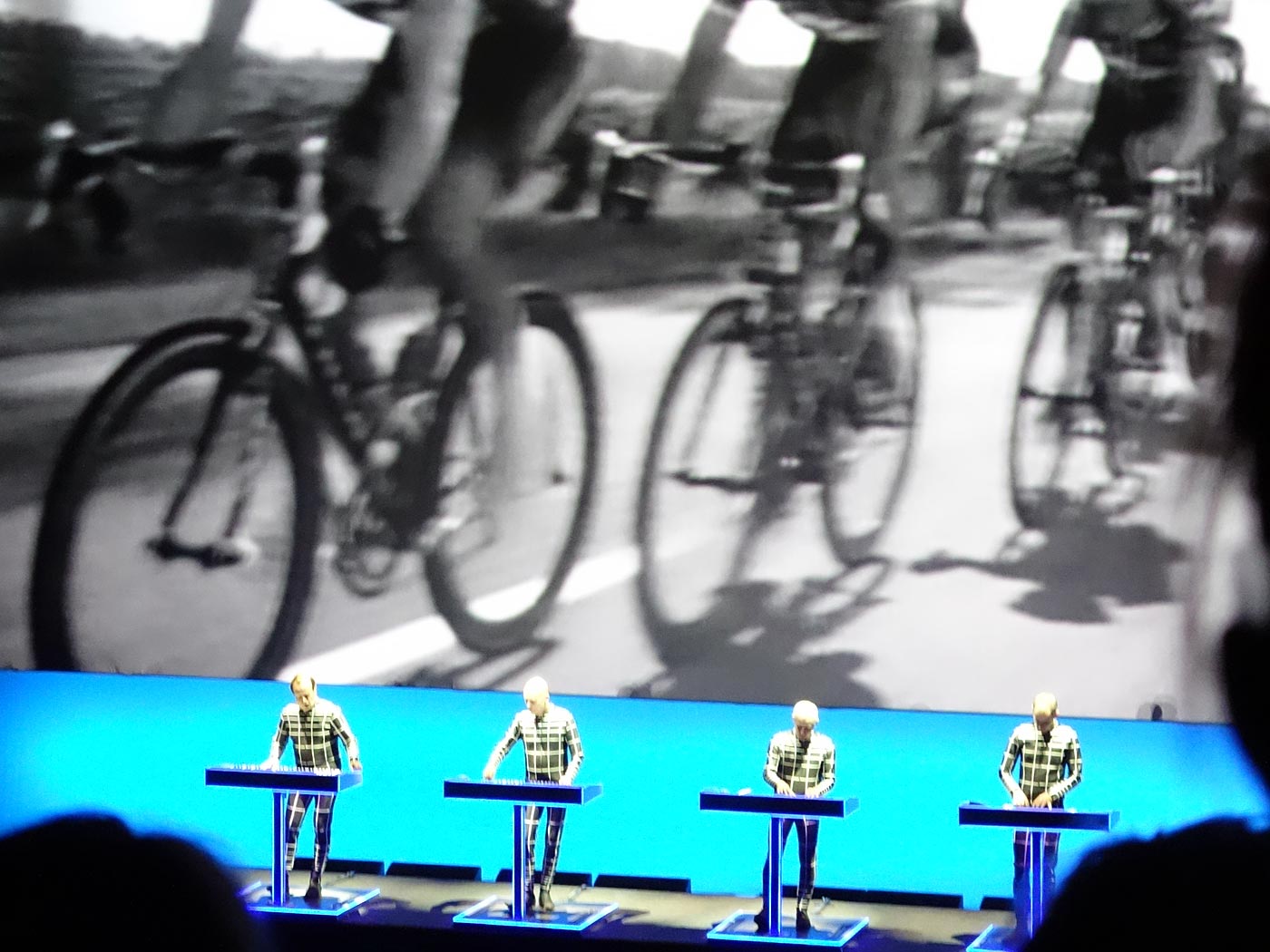 Reykjavík. KRAFTWERK - live in der HARPA. - <a href='http://kraftwerk.com' target='_blank' class='linksnormal'>KRAFTWERK</a> - 'Tour de France'. (03.11.2013)