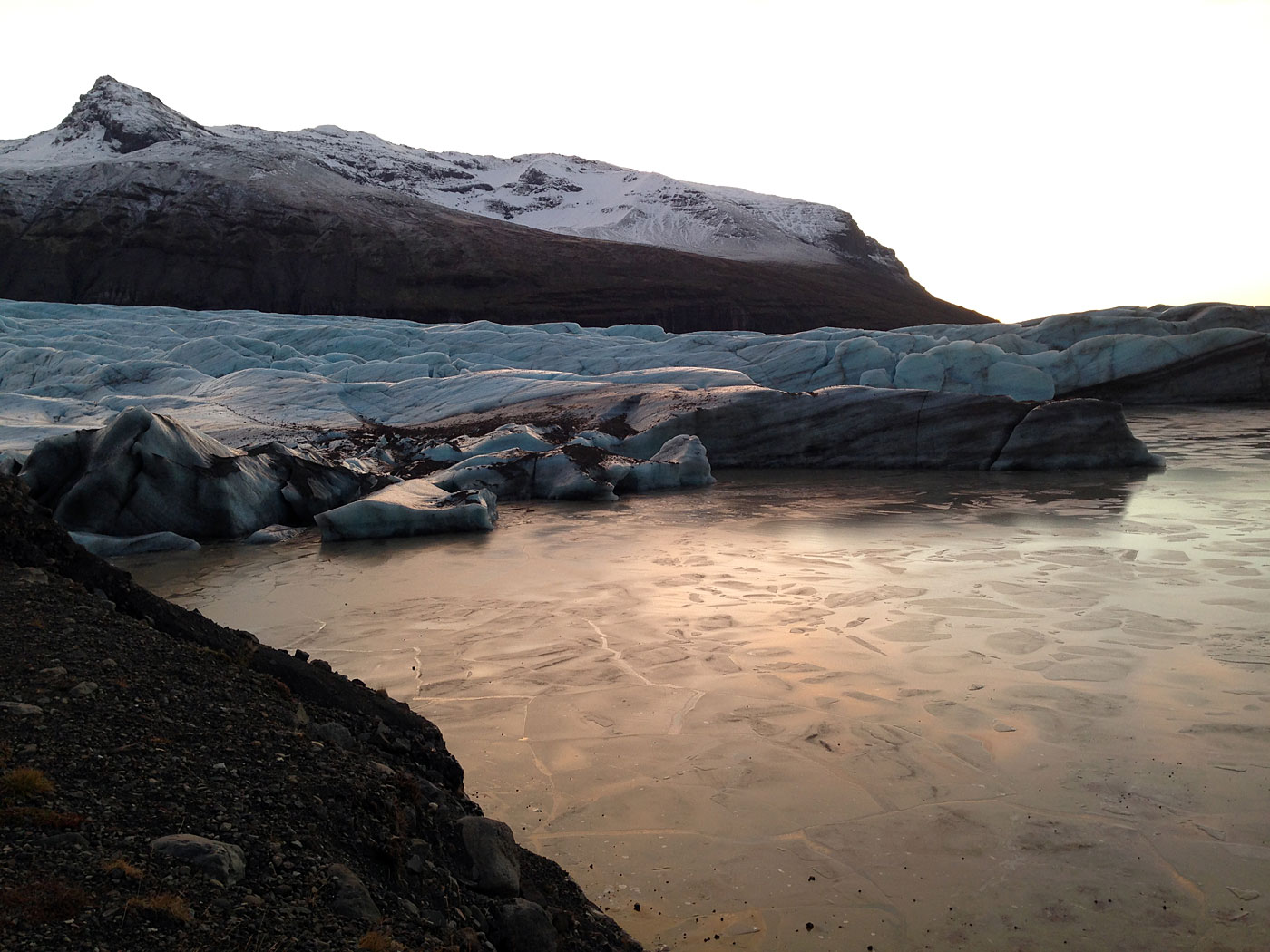 Southeast. Skaftafell, Svínafellsjökull. - Glacier snout Svínafellsjökull. (16 November 2013)