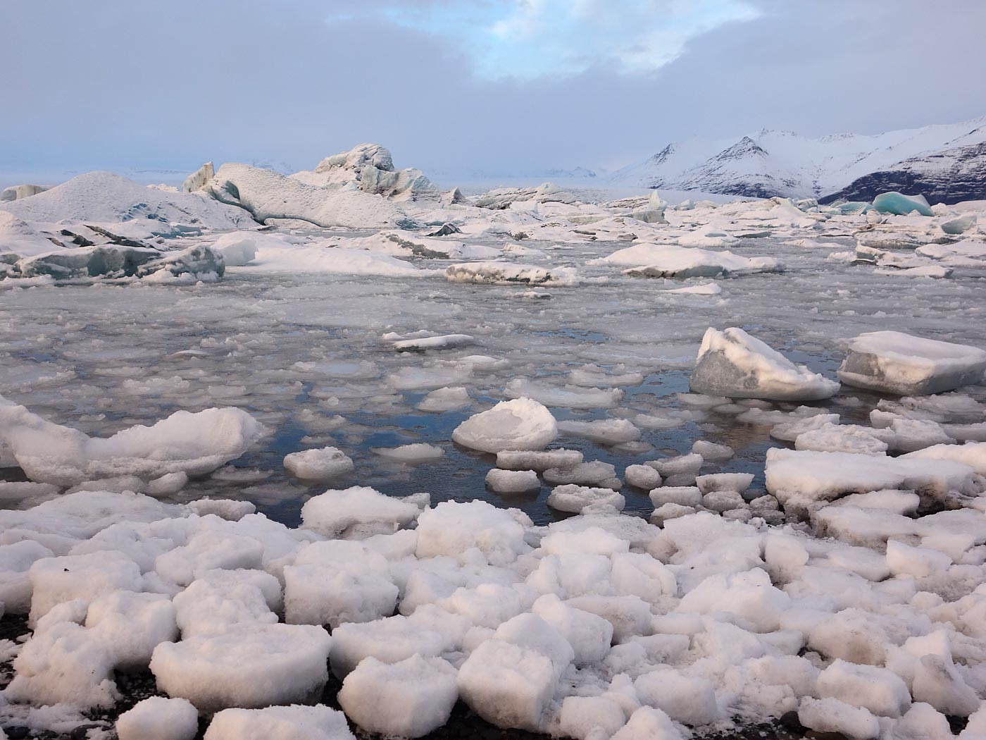 Jökulsárlón. Ice. II. - <a href='http://en.wikipedia.org/wiki/Jökulsárlón' target='_blank' class='linksnormal'>Jökulsárlón</a>, glacier lake. (16 November 2013)