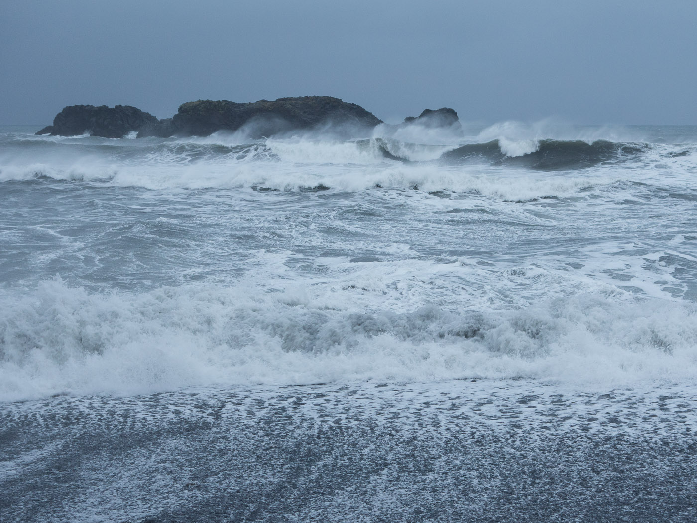 South Coast. Part 4 - Dyrhólaey and Kirkjufara. - <a href='http://en.wikipedia.org/wiki/Dyrhlaey' target='_blank' class='linksnormal'>Dyrhólaey</a> and coast Kirkjufara. (18 January 2014)