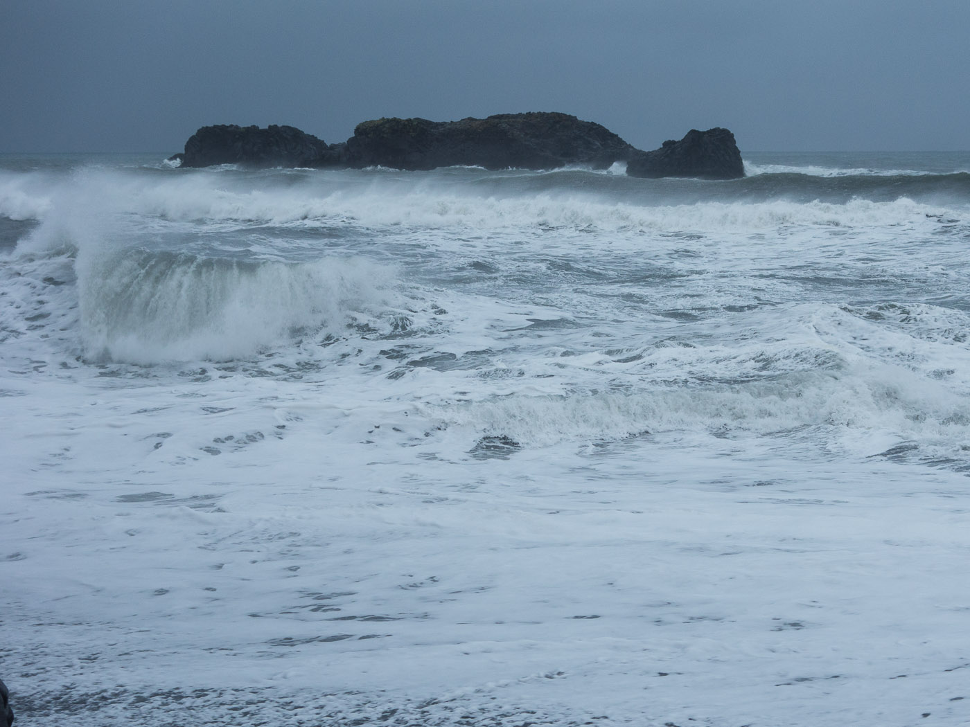 South Coast. Part 4 - Dyrhólaey and Kirkjufara. - <a href='http://en.wikipedia.org/wiki/Dyrhlaey' target='_blank' class='linksnormal'>Dyrhólaey</a> and coast Kirkjufara. (18 January 2014)